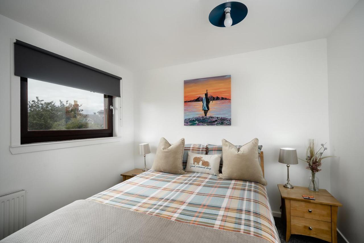 Ness Riverfront Holiday Home - City Centre Инвернесс Экстерьер фото
